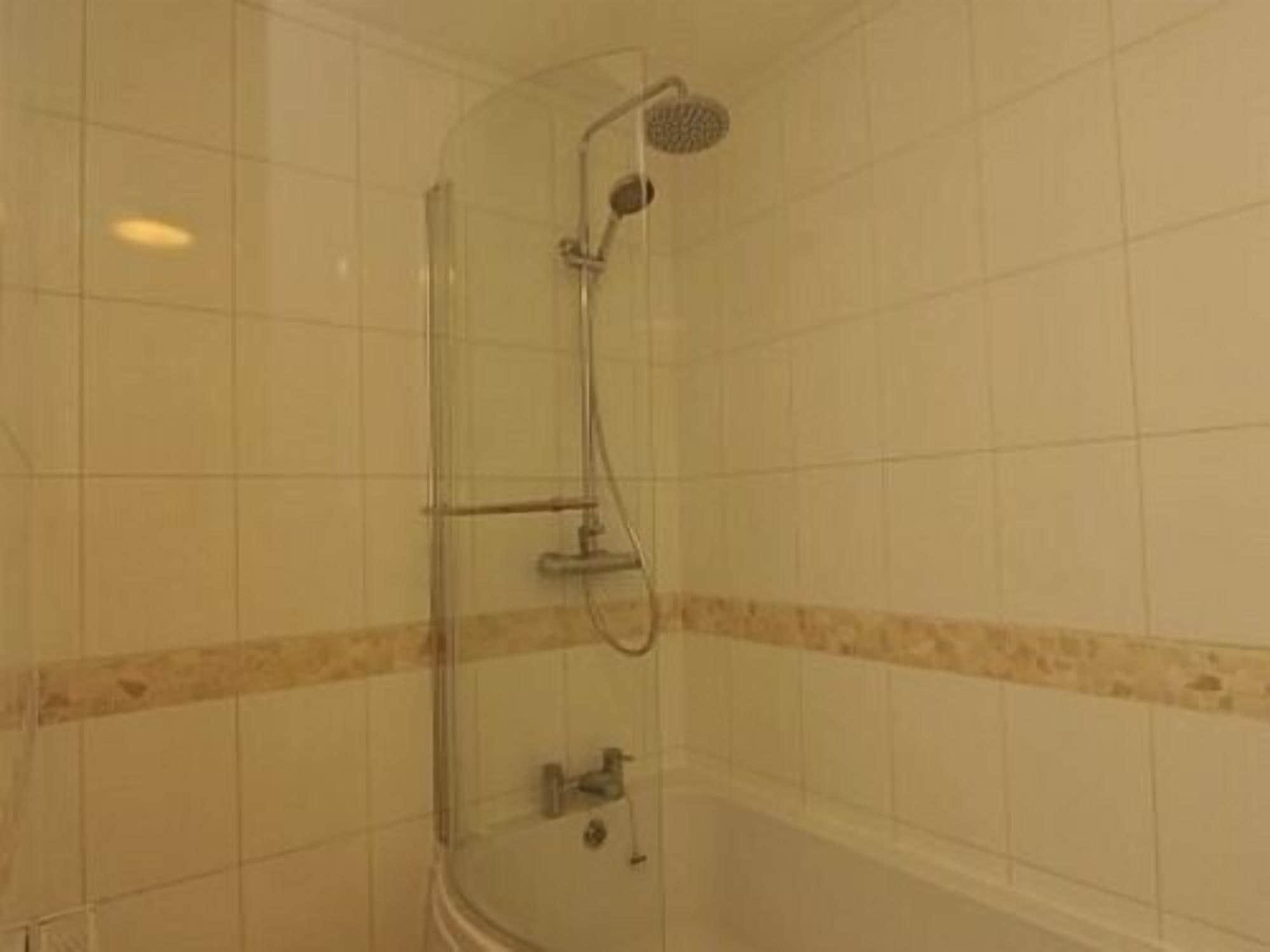 Gail'S Guest House Бари Екстериор снимка