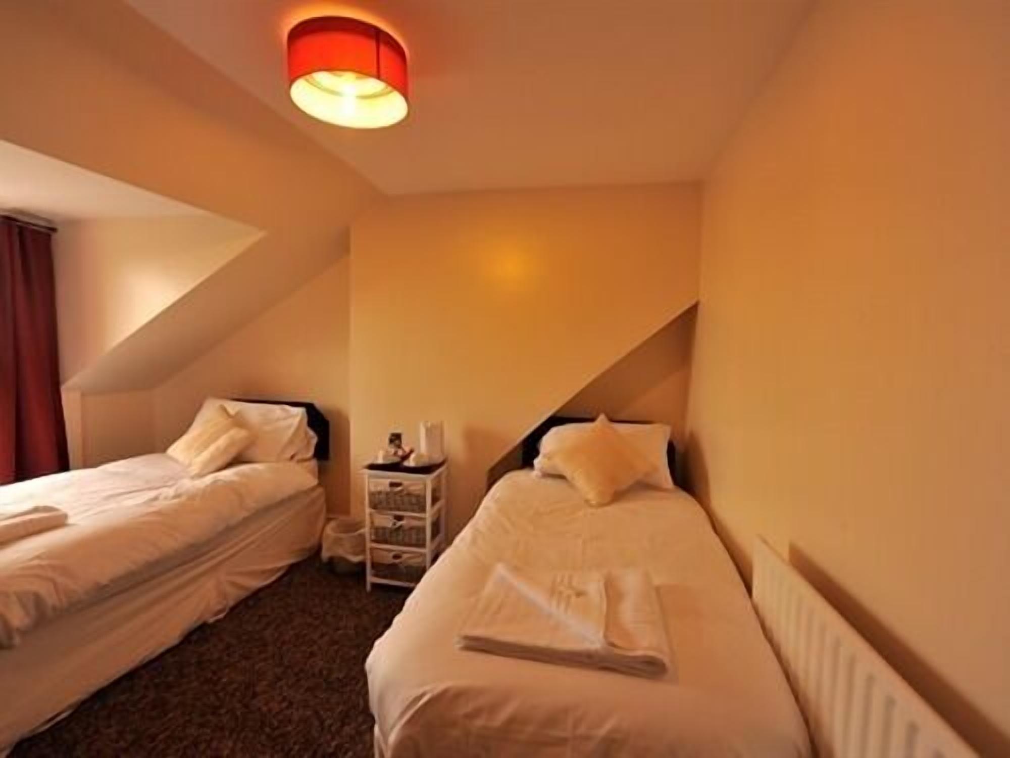 Gail'S Guest House Бари Екстериор снимка