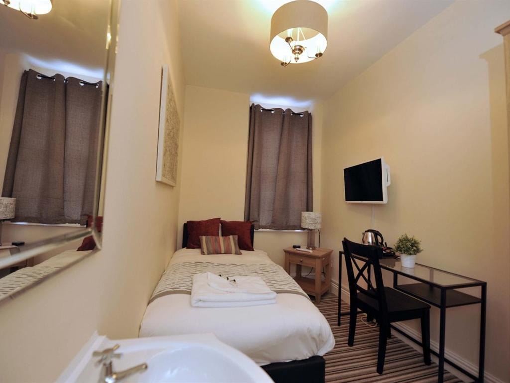 Gail'S Guest House Бари Стая снимка